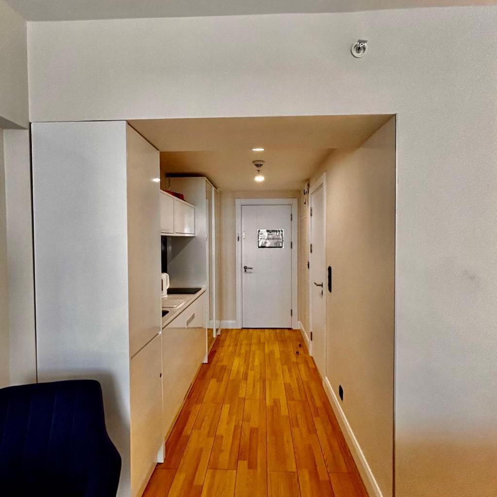 Apartment Twin Towers David Batoemi Buitenkant foto