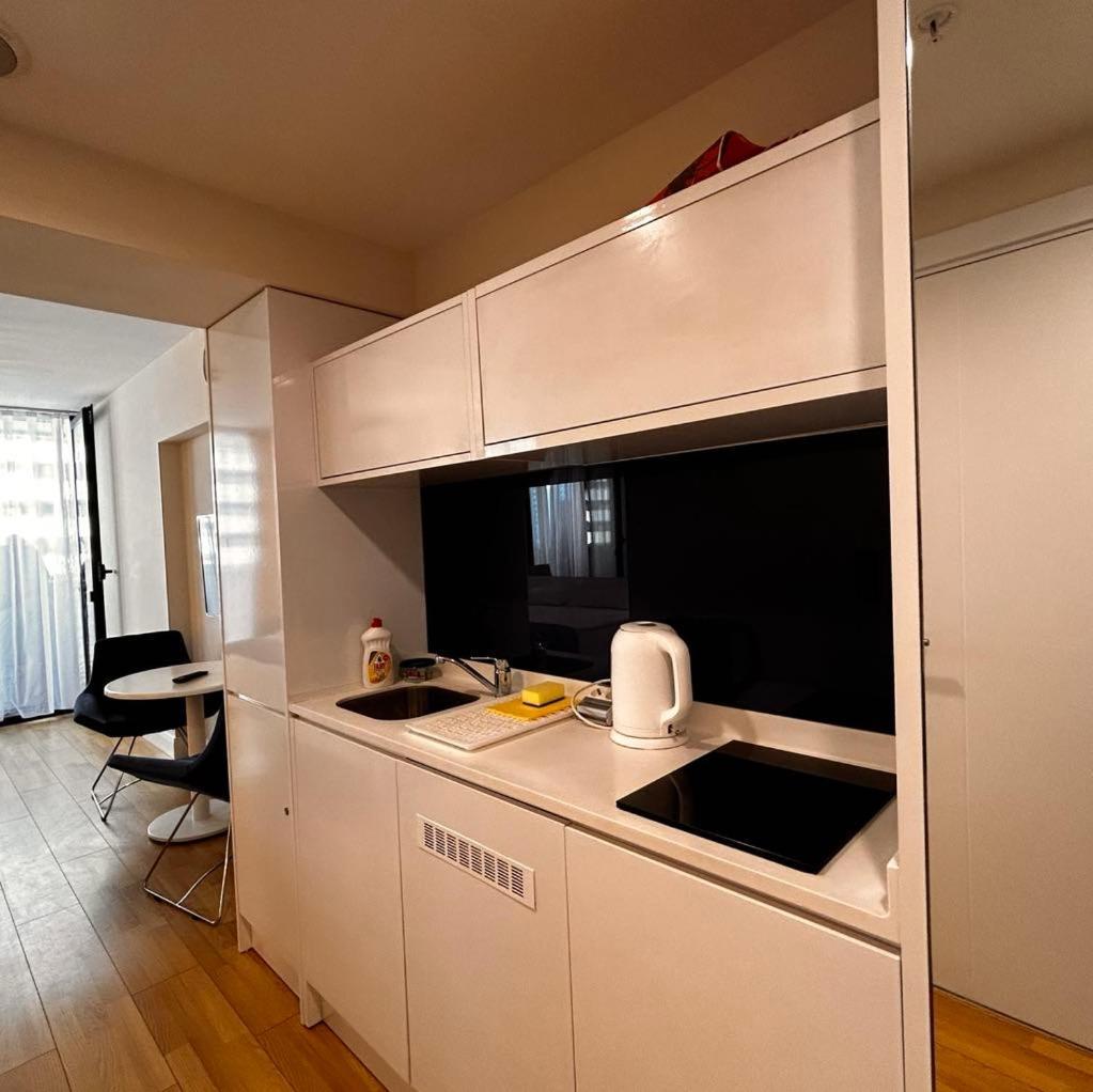 Apartment Twin Towers David Batoemi Buitenkant foto